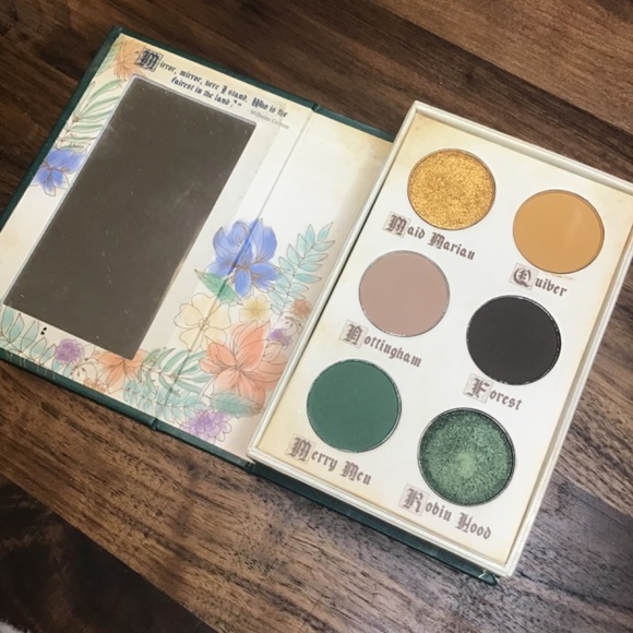 Storybook cosmetics eyeshadow pallet - Picture 5 of 7
